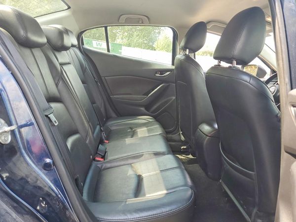 2018 MAZDA 3 Touring
