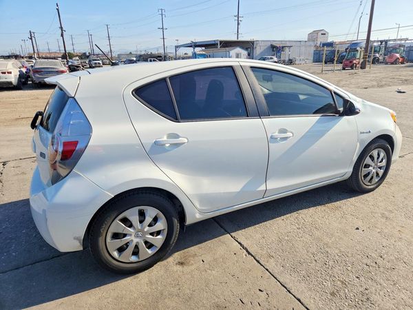 2014 TOYOTA PRIUS