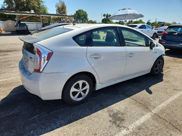 2015 TOYOTA PRIUS