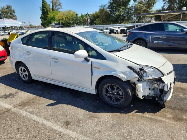 2015 TOYOTA PRIUS