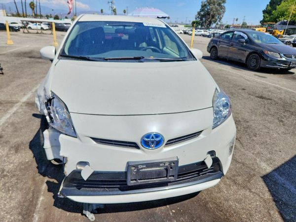 2015 TOYOTA PRIUS