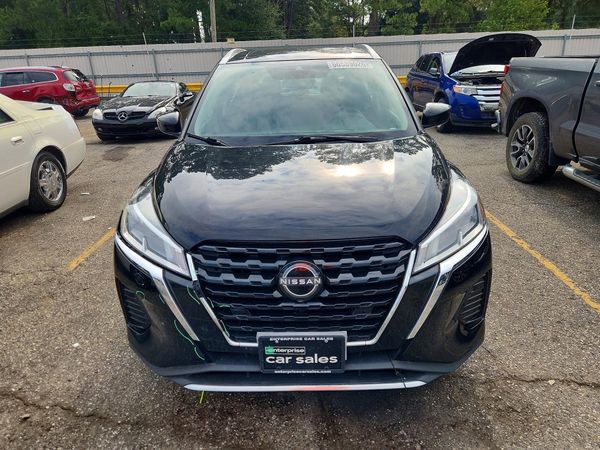 2022 NISSAN KICKS