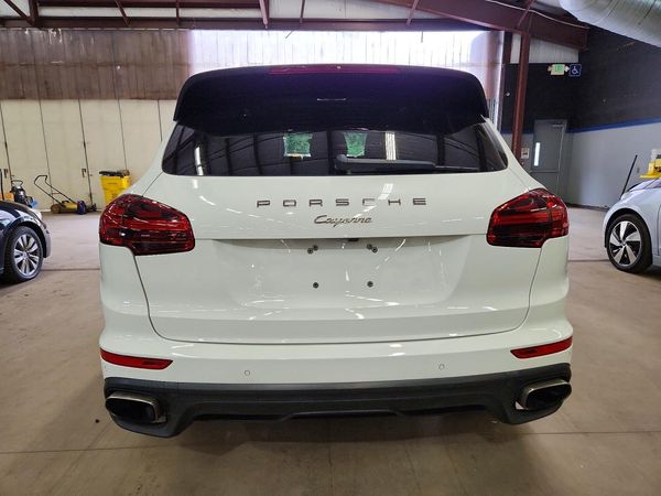 2018 PORSCHE CAYENNE Base / Platinum Edition