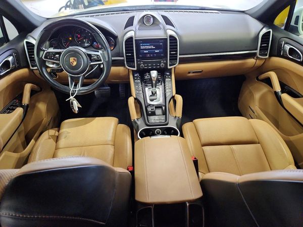 2018 PORSCHE CAYENNE Base / Platinum Edition