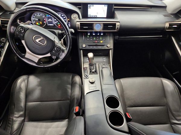 2016 LEXUS IS 300