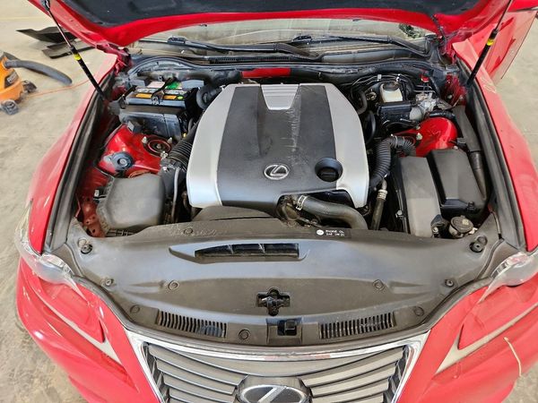 2016 LEXUS IS 300