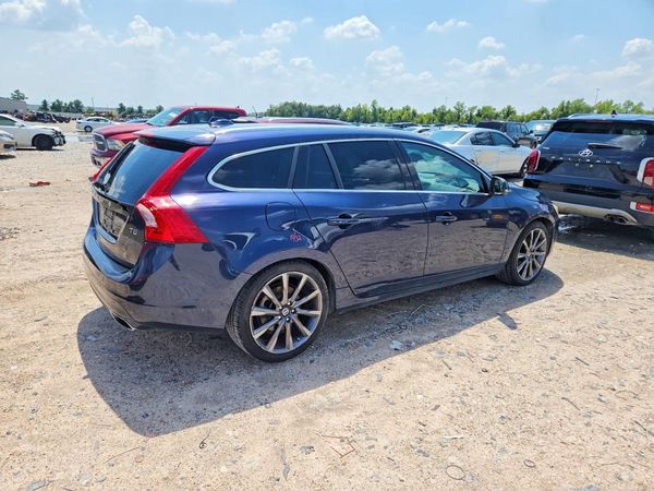 2015 VOLVO V60 Platinum (non R design)