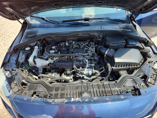 2015 VOLVO V60 Platinum (non R design)