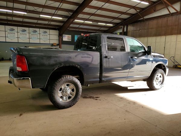 2017 RAM 2500 SLT CREW CAB 4X4