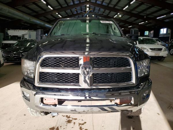 2017 RAM 2500 SLT CREW CAB 4X4