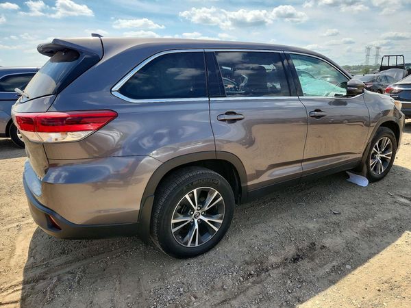2019 TOYOTA HIGHLANDER LE/LE Plus