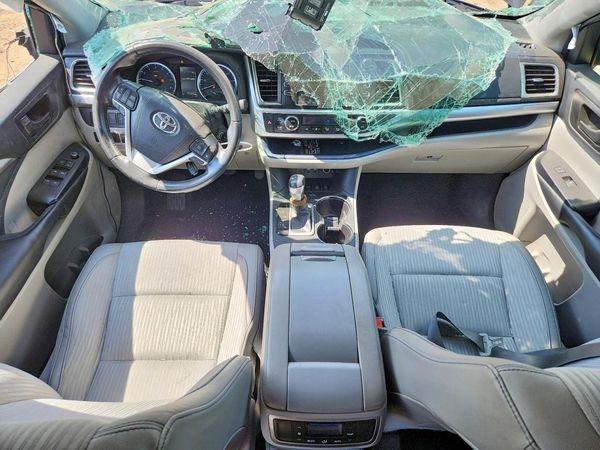 2019 TOYOTA HIGHLANDER LE/LE Plus