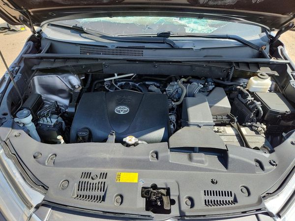 2019 TOYOTA HIGHLANDER LE/LE Plus
