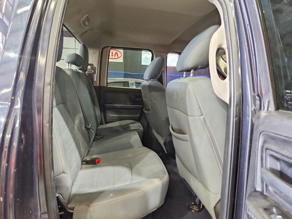 2013 RAM 1500 ST QUAD CAB 4X4