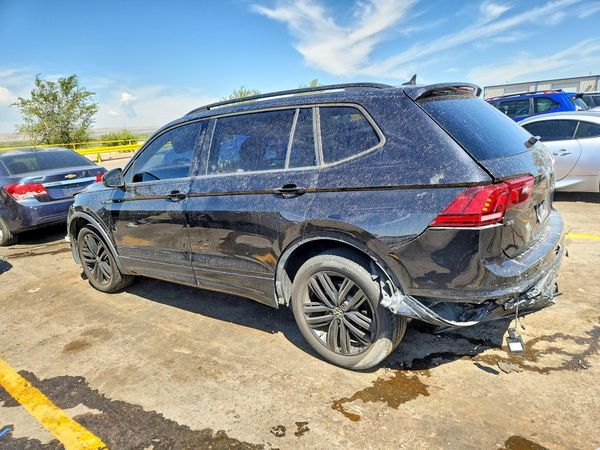 2022 VOLKSWAGEN TIGUAN 4Motion SE R-Line Black