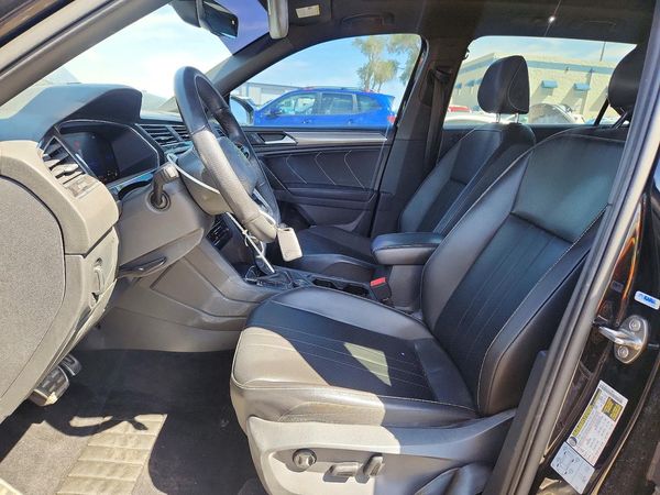2022 VOLKSWAGEN TIGUAN 4Motion SE R-Line Black