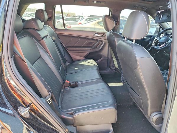 2022 VOLKSWAGEN TIGUAN 4Motion SE R-Line Black