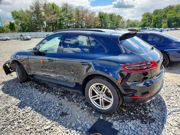 2015 PORSCHE MACAN