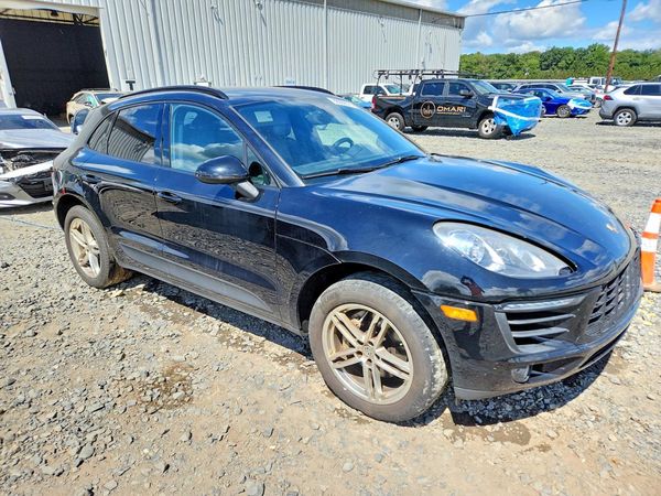 2015 PORSCHE MACAN