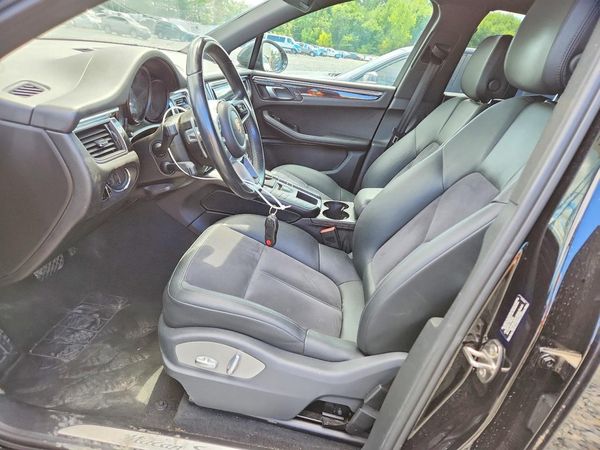 2015 PORSCHE MACAN