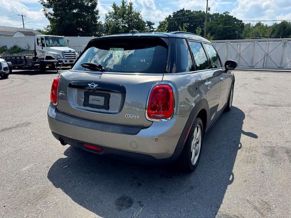 2018 MINI COOPER