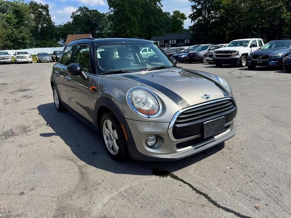 2018 MINI COOPER