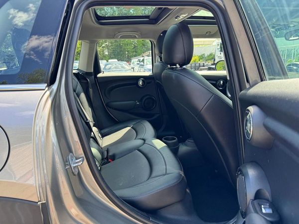 2018 MINI COOPER