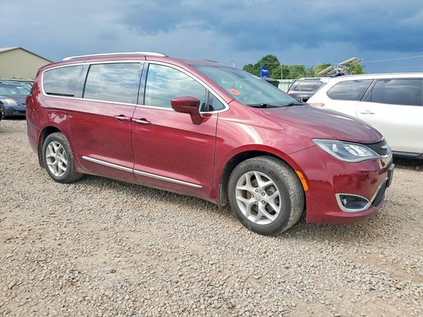 2017 CHRYSLER PACIFICA