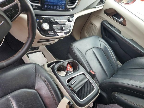 2017 CHRYSLER PACIFICA