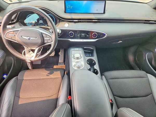 2023 GENESIS GV70