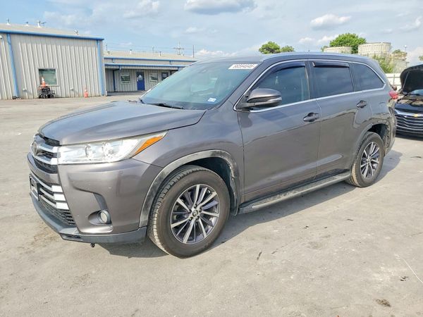 2017 TOYOTA HIGHLANDER