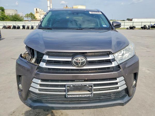 2017 TOYOTA HIGHLANDER SE/XLE