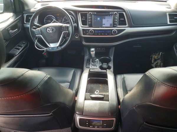 2017 TOYOTA HIGHLANDER SE/XLE