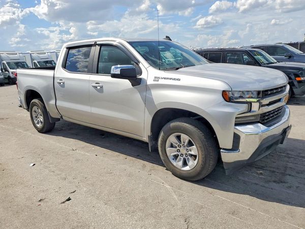 2020 CHEVROLET SILVERADO LT — Passenger 3/4