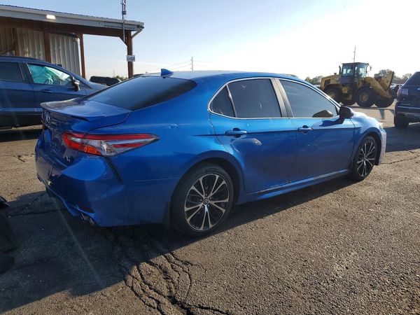 2018 TOYOTA CAMRY