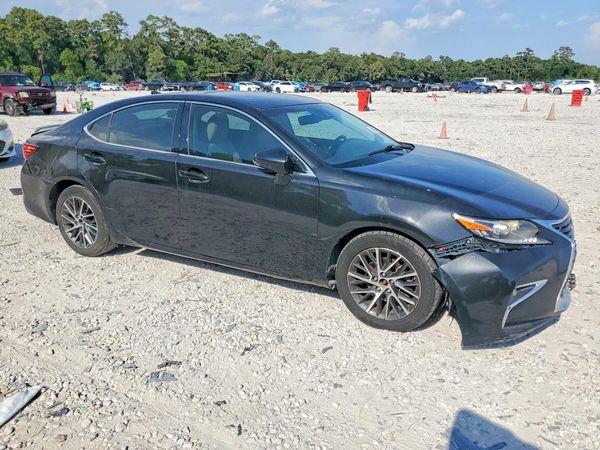 2017 LEXUS ES