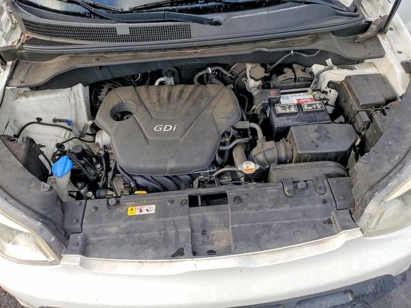 2014 KIA SOUL — Engine bay