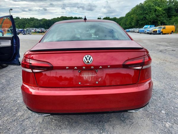 2021 VOLKSWAGEN PASSAT R-Line