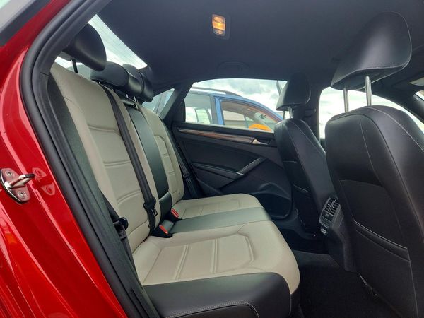 2021 VOLKSWAGEN PASSAT R-Line