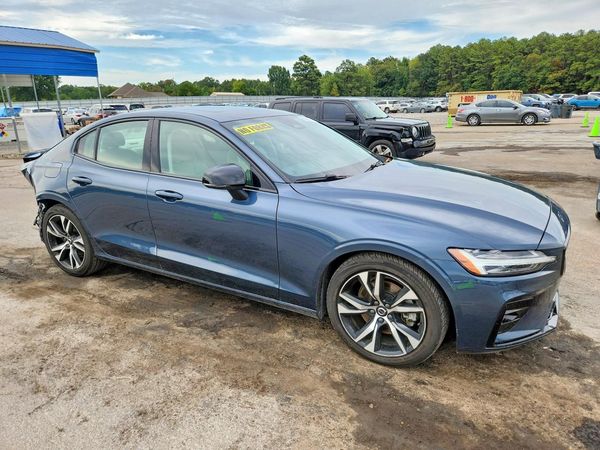 2024 VOLVO S60