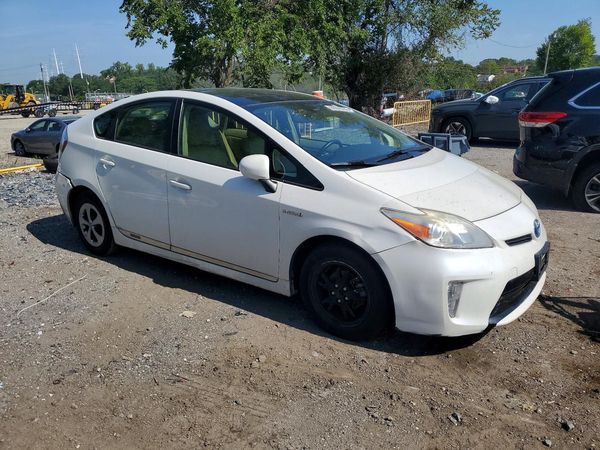 2013 TOYOTA PRIUS