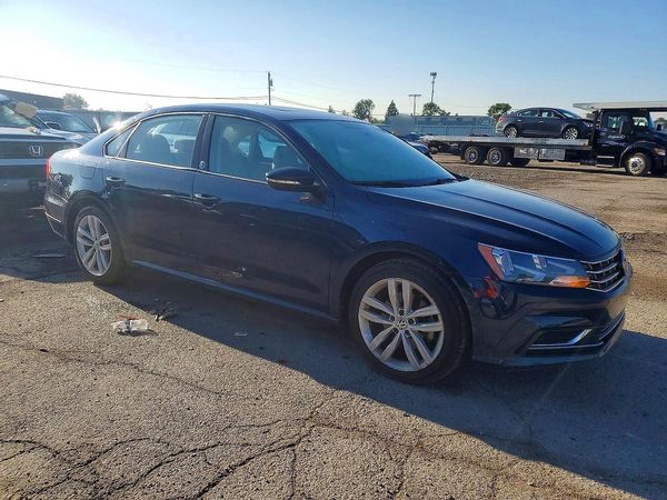 2019 VOLKSWAGEN PASSAT