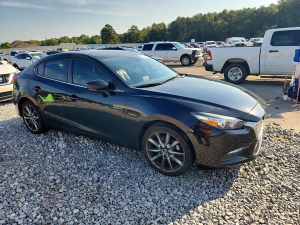 2018 MAZDA 3 Touring