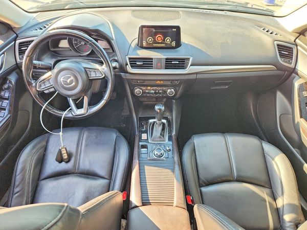 2018 MAZDA 3 Touring