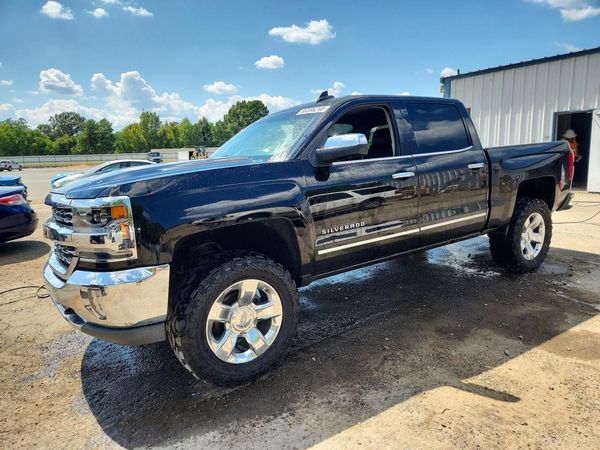 2017 CHEVROLET SILVERADO