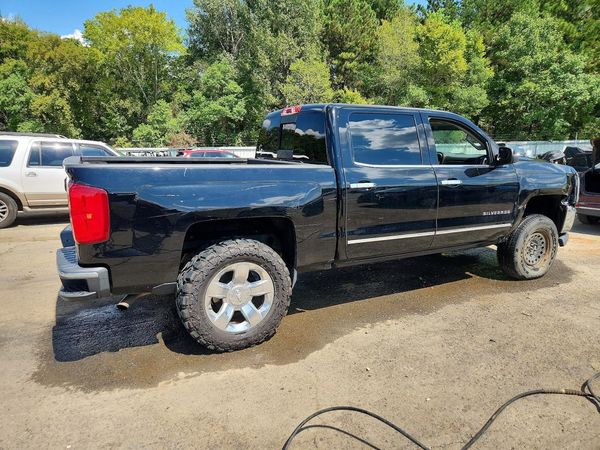2017 CHEVROLET SILVERADO LTZ