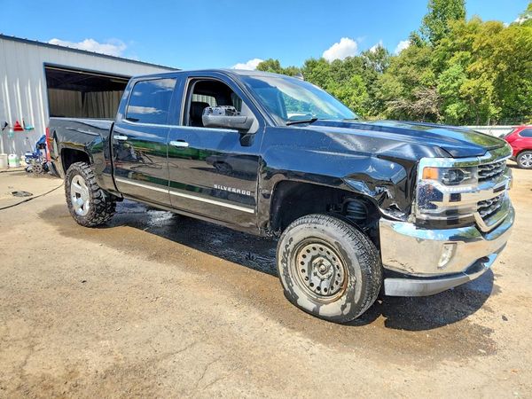 2017 CHEVROLET SILVERADO LTZ