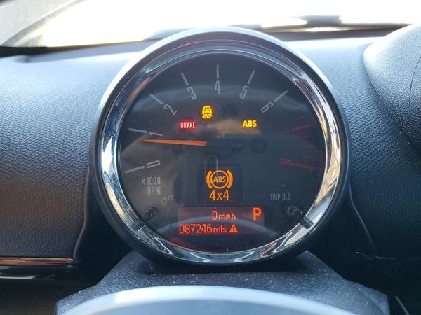 2014 MINI COOPER