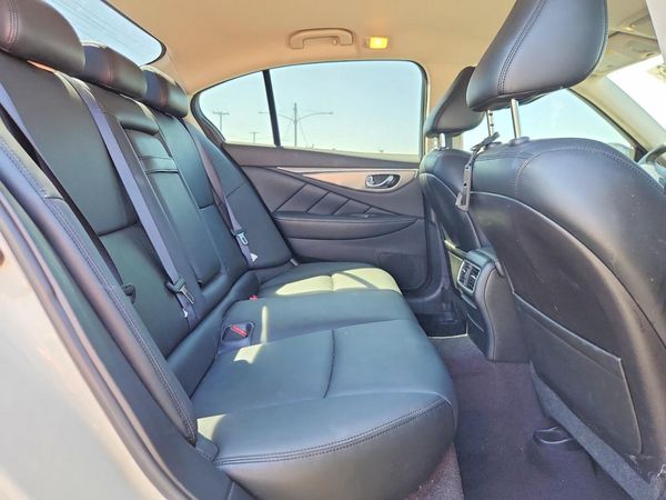 2017 INFINITI Q50