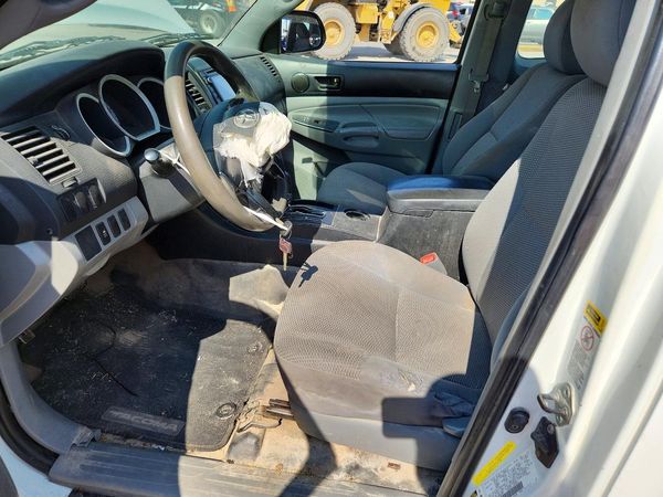 2014 TOYOTA TACOMA Delux Grade